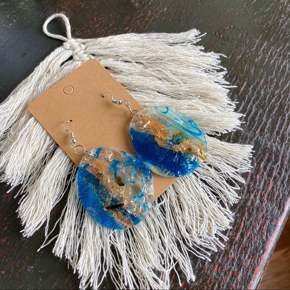 Epoxy resin earrings J Cruz FREE when you buy $70+ - Picture 3 of 6